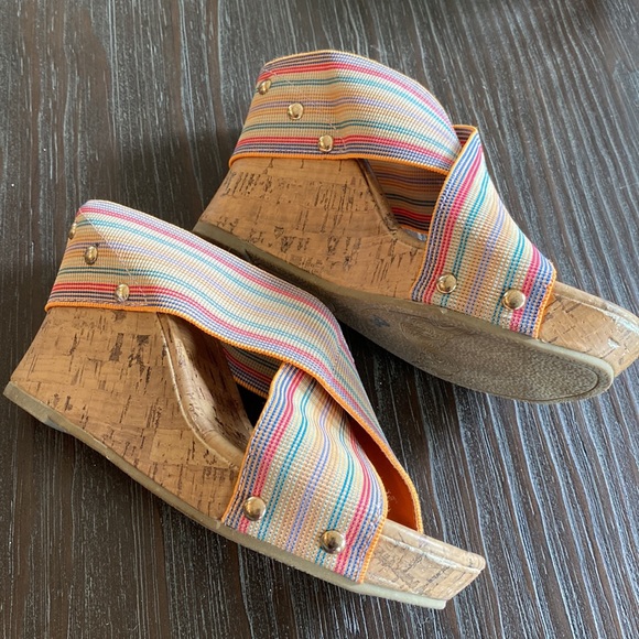 2/$20. Super cute, elastic crossover wedge heeled shoes by G 21 in size 6. - Picture 4 of 8